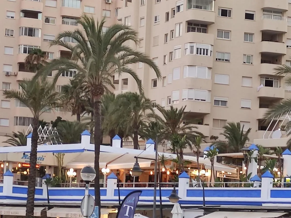 Casa Trebol Parquing Gratis Apartment Estepona